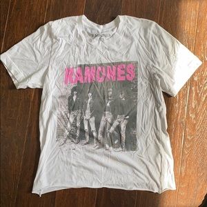 RAMONES GRAPHIC TEE